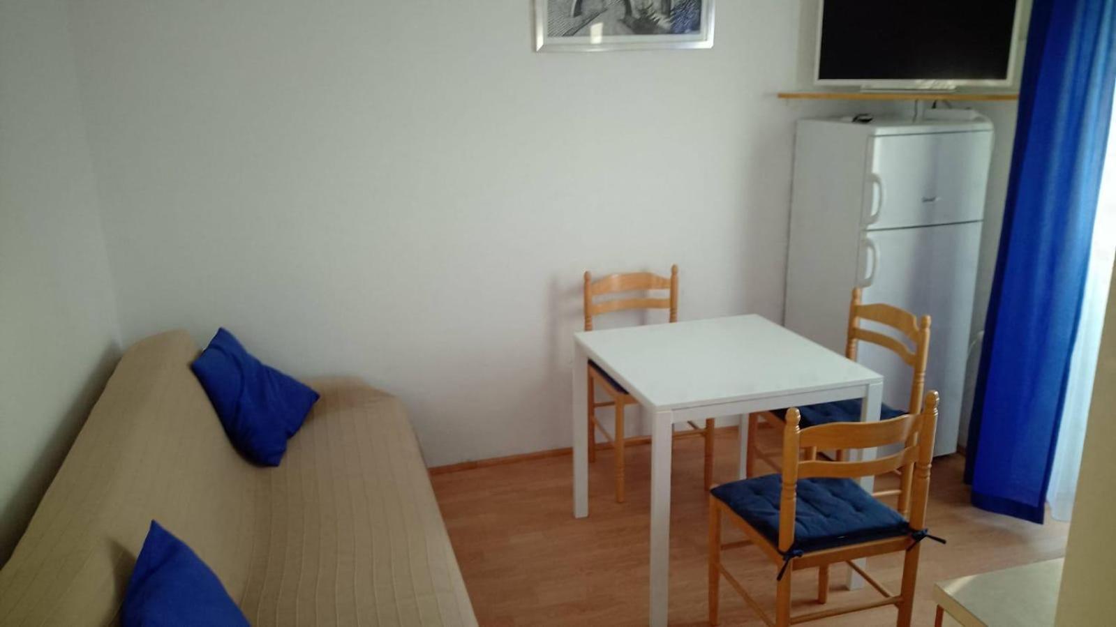 Apartmani Ledenko Kastela Bagian luar foto