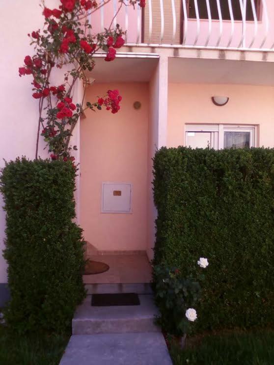 Apartmani Ledenko Kastela Bagian luar foto