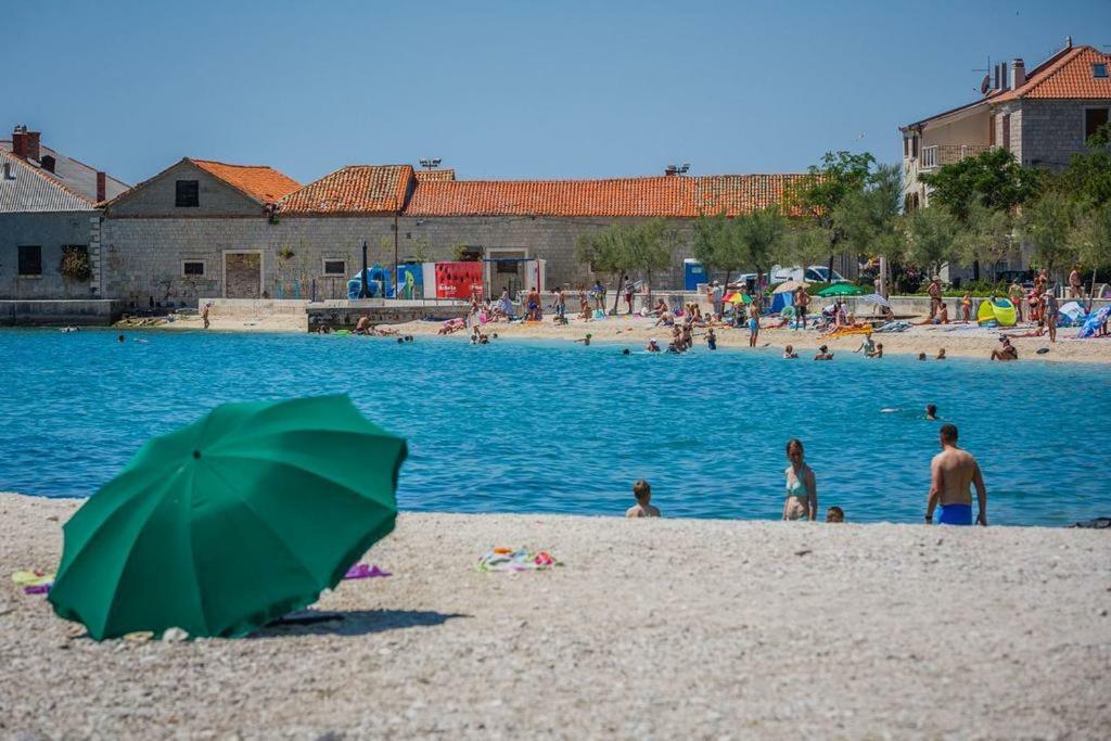 Apartmani Ledenko Kastela Bagian luar foto