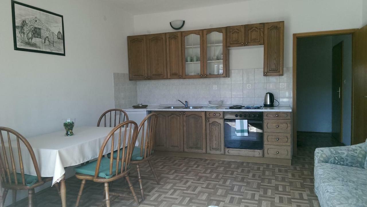 Apartmani Ledenko Kastela Bagian luar foto