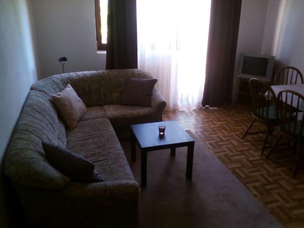 Apartmani Ledenko Kastela Bagian luar foto
