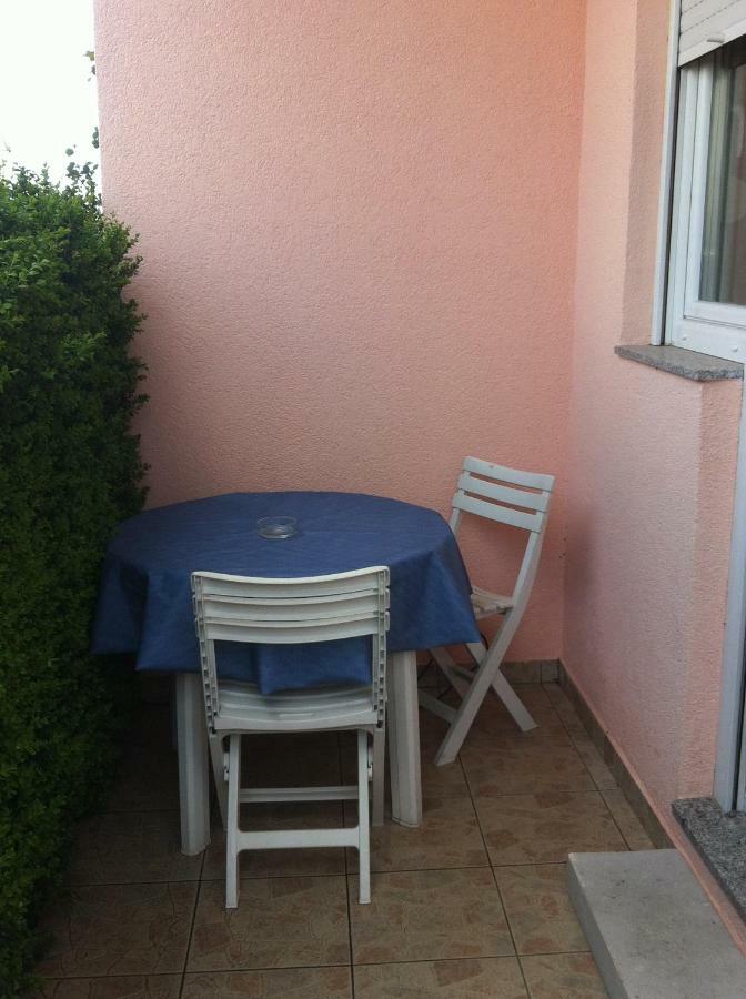Apartmani Ledenko Kastela Bagian luar foto